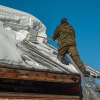 Ryggsmerter etter snømåking. Her får du tips!